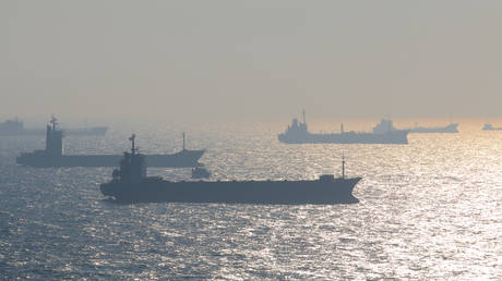 Tankers sail off the coast of Kaohsiung Taiwan - stock photo © Getty Images