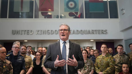 Prime Minister Keir Starmer meets with military planners in the South East of England