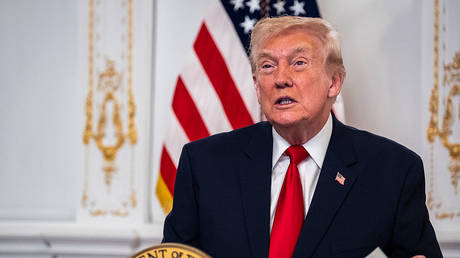 President Trump addresses US troops on Thanksgiving from Mar-A-Lago