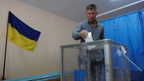 Voters at a polling station in Kiev during Ukraine's presidential elections in April 2019.