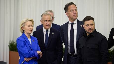 Ukraine's Vladimir Zelensky and European Commission President Ursula von der Leyen at the 8th European Political Community (EPC) summit, Yerevan, Armenia, May 4, 2026.