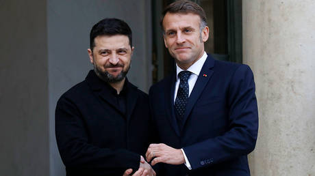 Vladimir Zelensky and Emmanuel Macron.